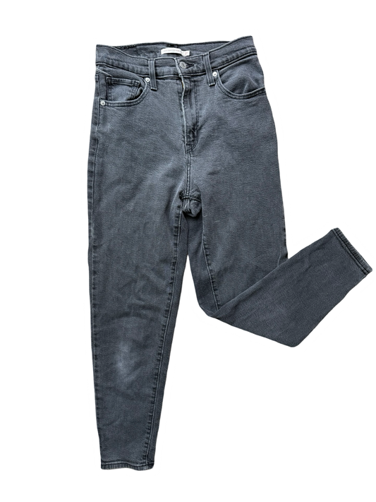 Levi's highwaisted mom jeans